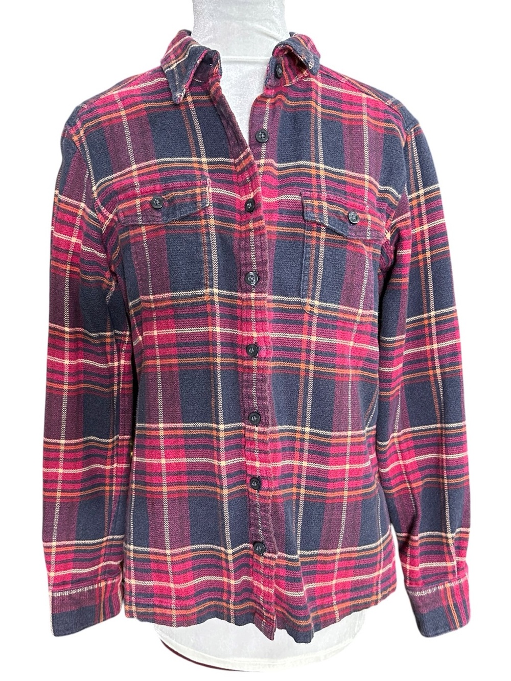 Patagonia Women’s Organic Cotton Plaid Flannel Button Down Shirt. Size 8